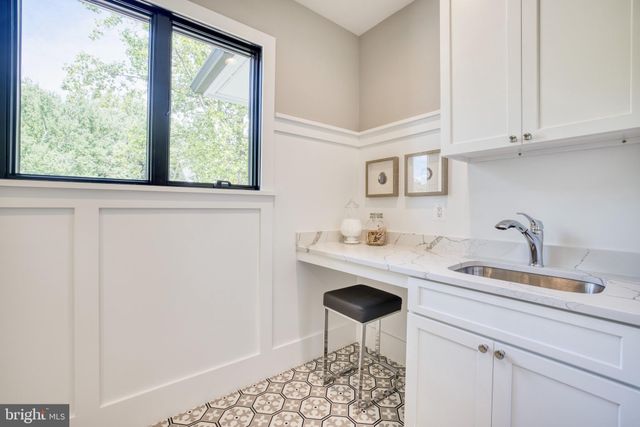 $2,549,000 | 6601 31st Street North, Arlington, VA 22213