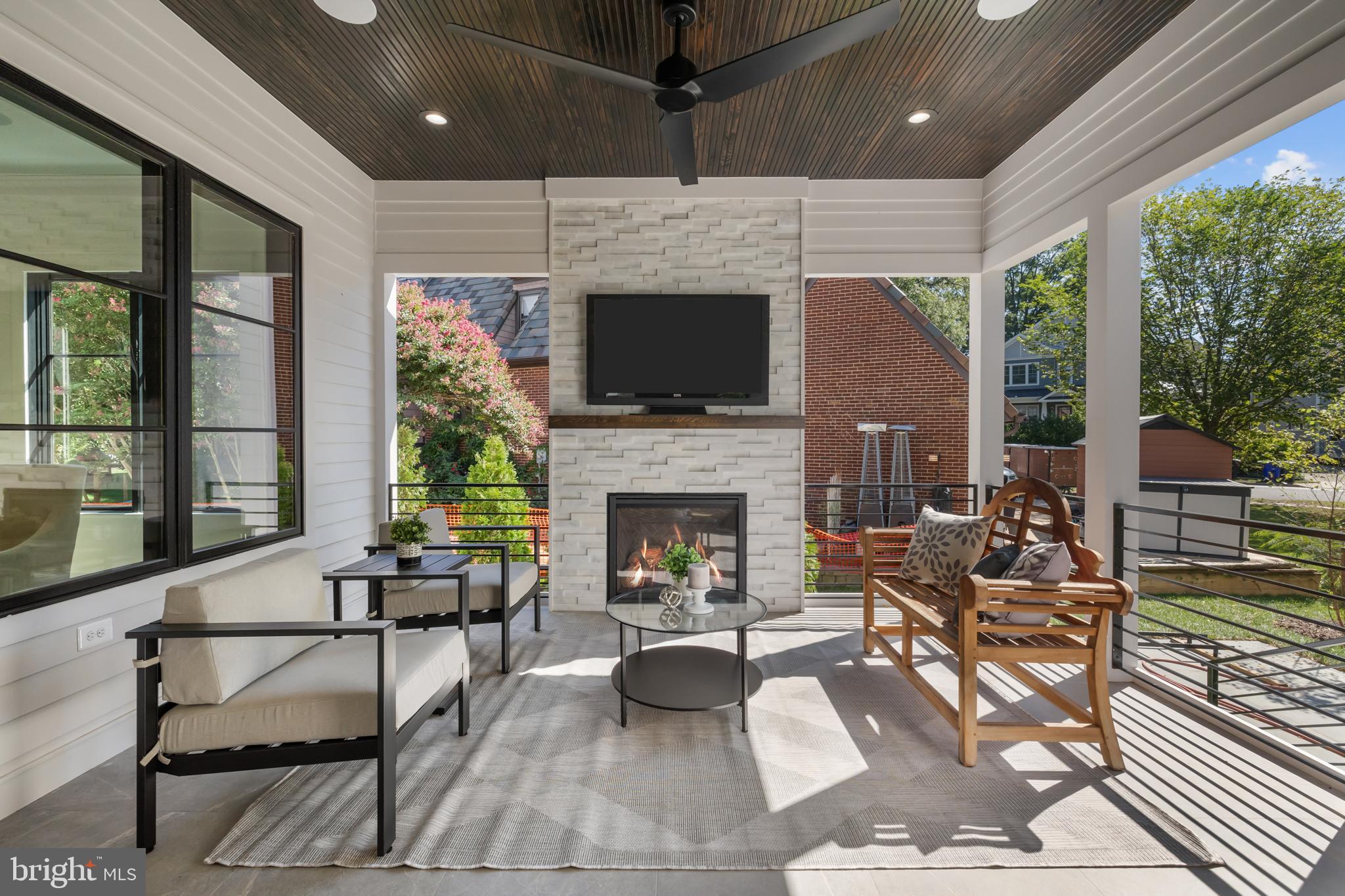 3108 Key Boulevard Arlington, VA 22201 - Photo 12 of 28 SCREENED IN PORCH