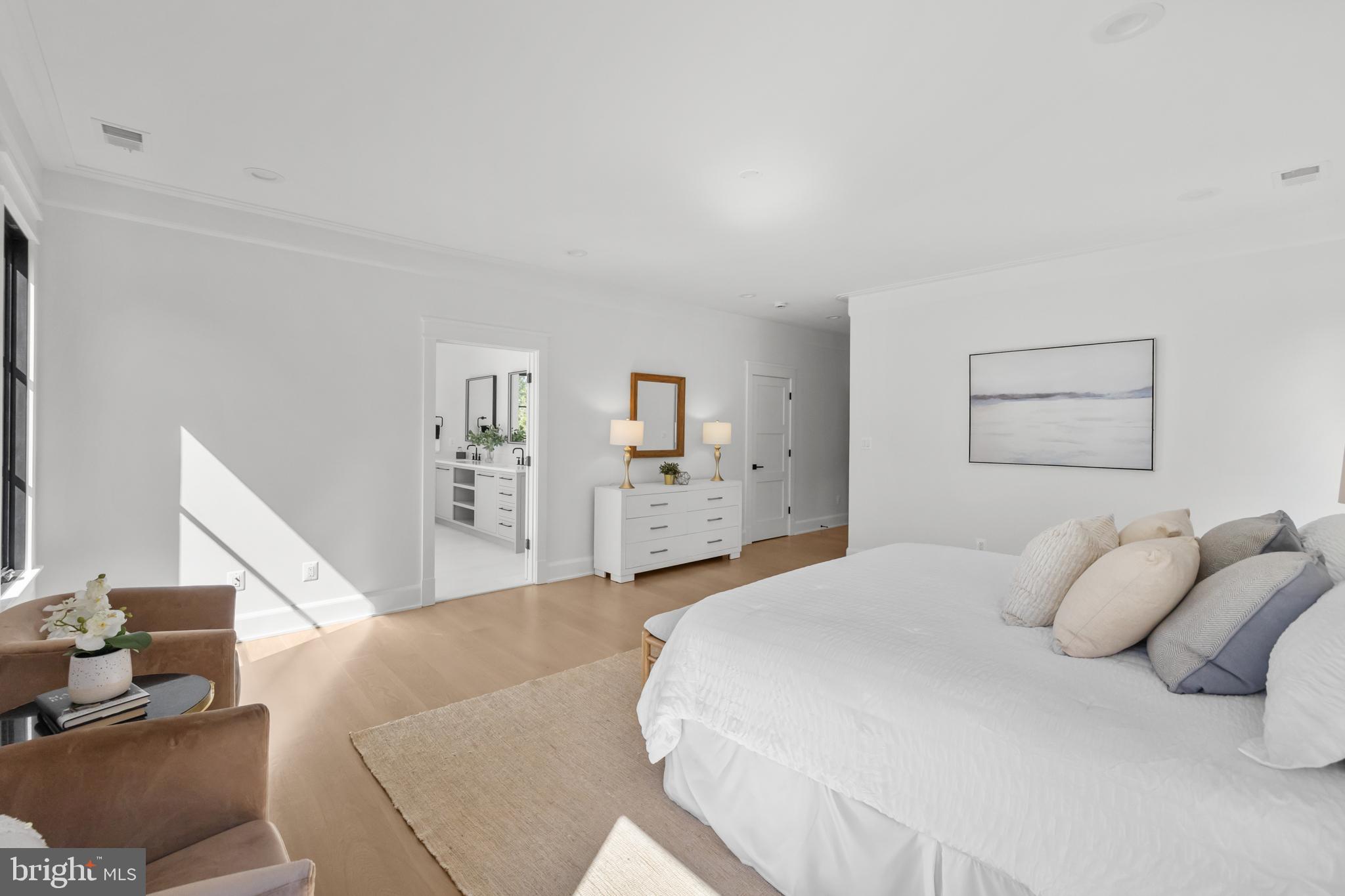 3108 Key Boulevard Arlington, VA 22201 - Photo 22 of 44 a bedroom with a bed and window