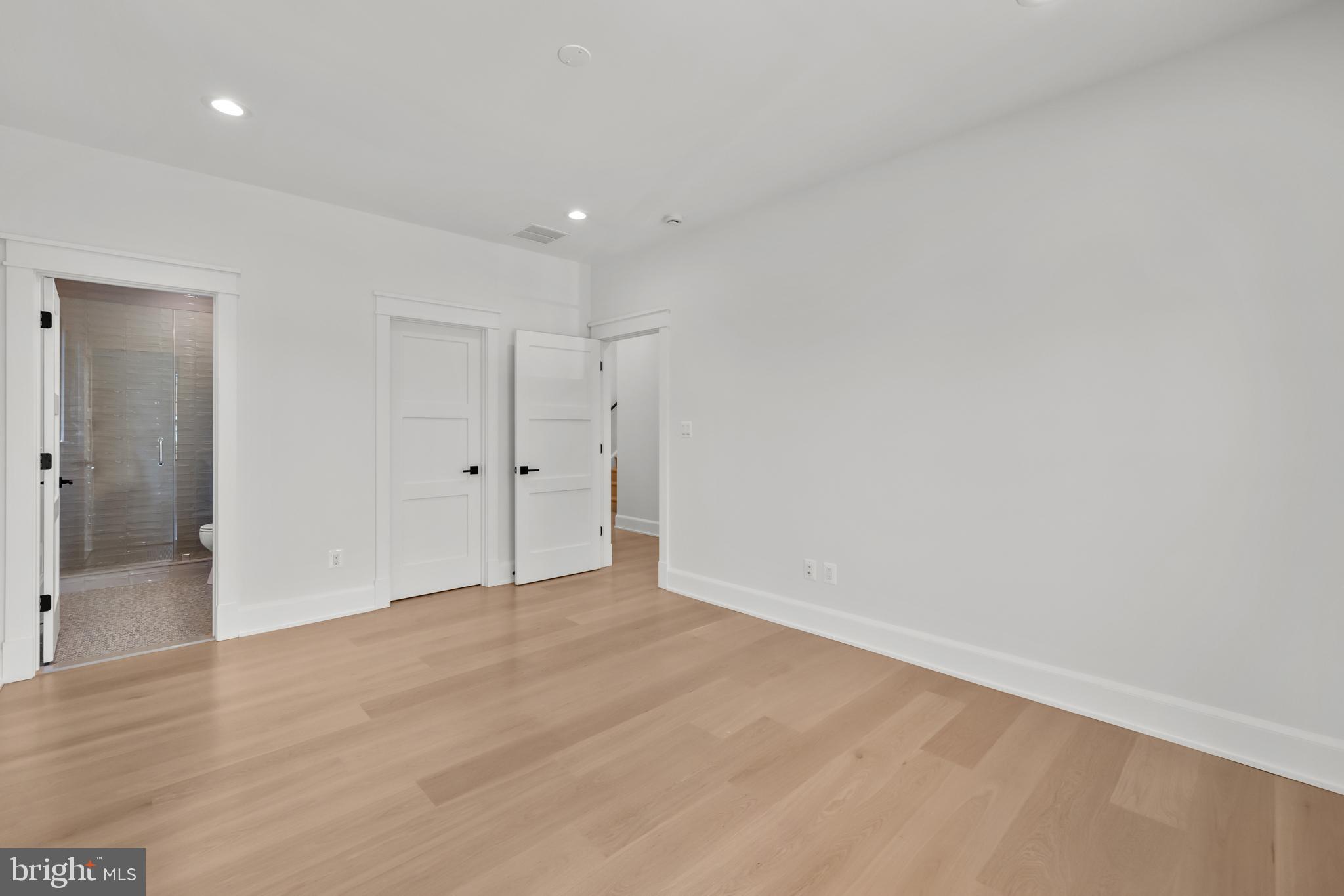 3108 Key Boulevard Arlington, VA 22201 - Photo 29 of 44 a view of an empty room