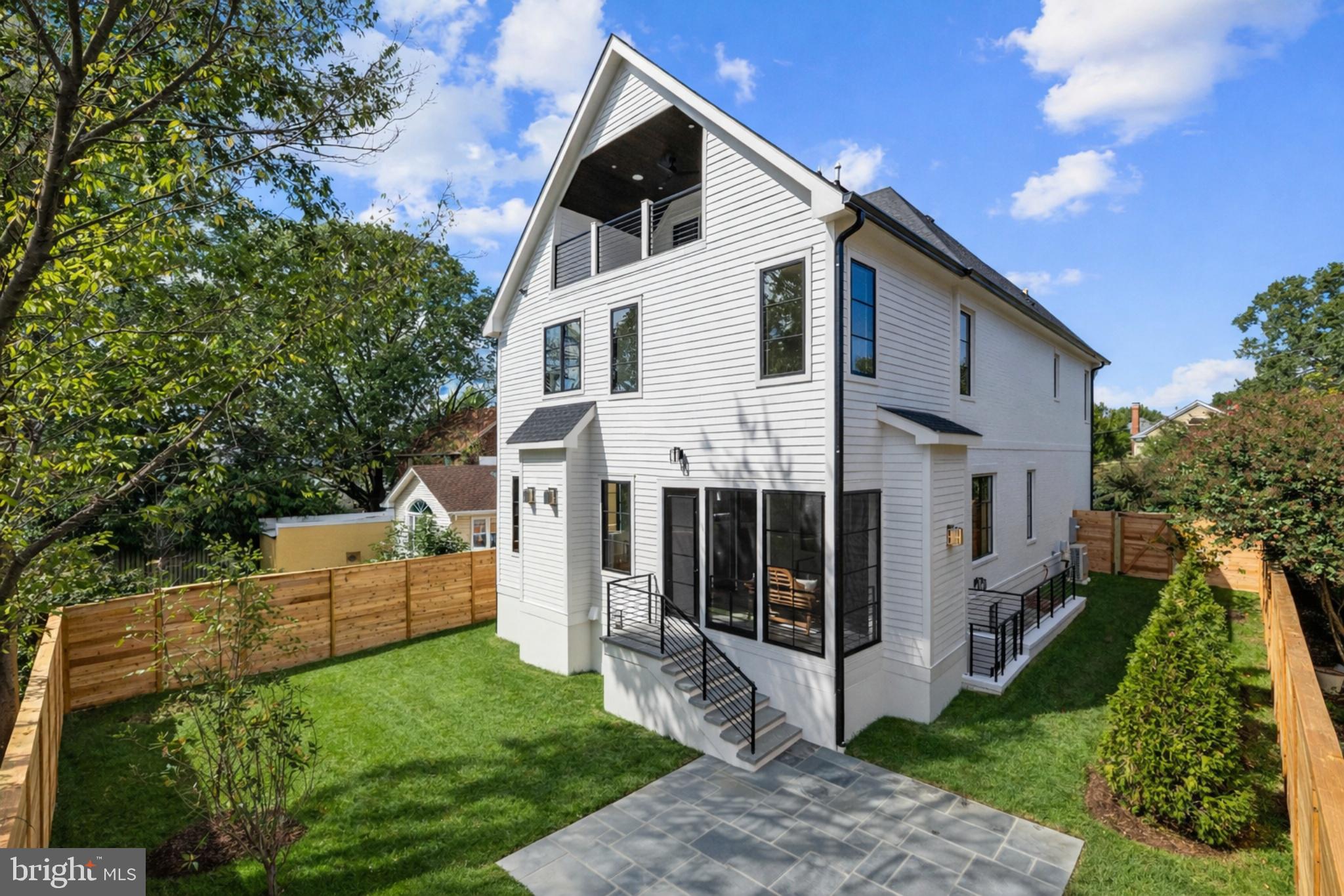 3108 Key Boulevard Arlington, VA 22201 - Photo 3 of 28 REAR