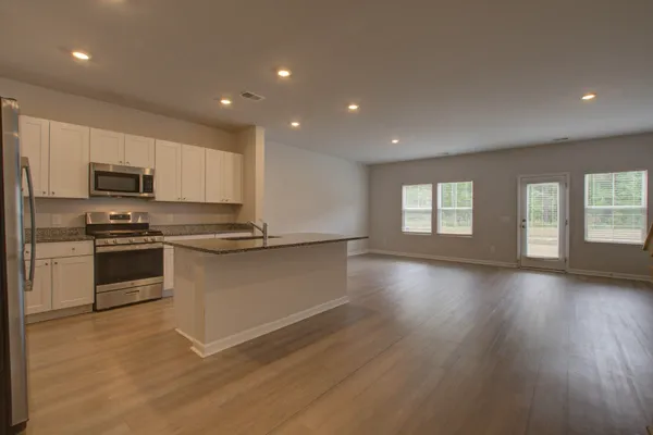 $2,250 | 4105 Quincy Adams Lane, North Charleston, SC 29418