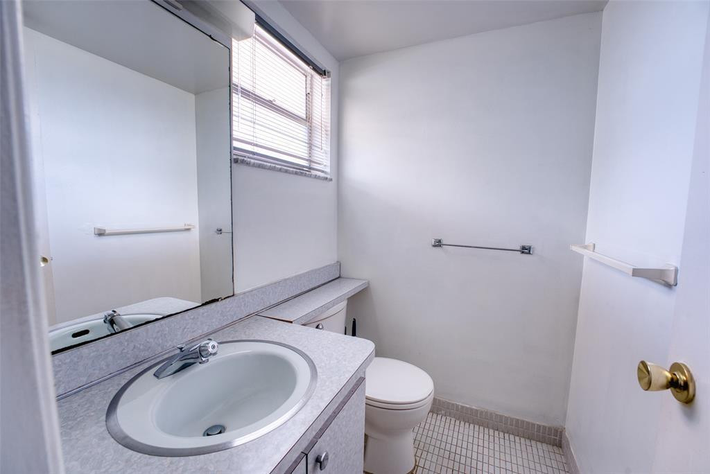 4700 Washington Street, Unit 105 Hollywood, FL 33021 - Photo 2 of 17 Photo 2