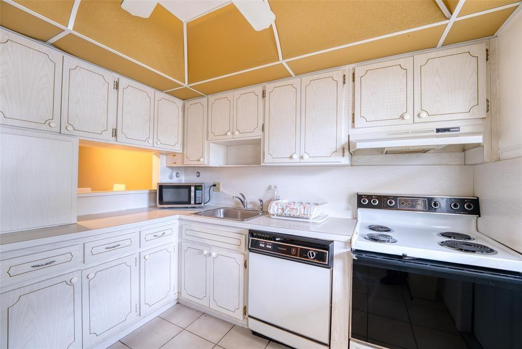 4700 Washington Street, Unit 105 Hollywood, FL 33021 - Photo 3 of 17 Photo 3