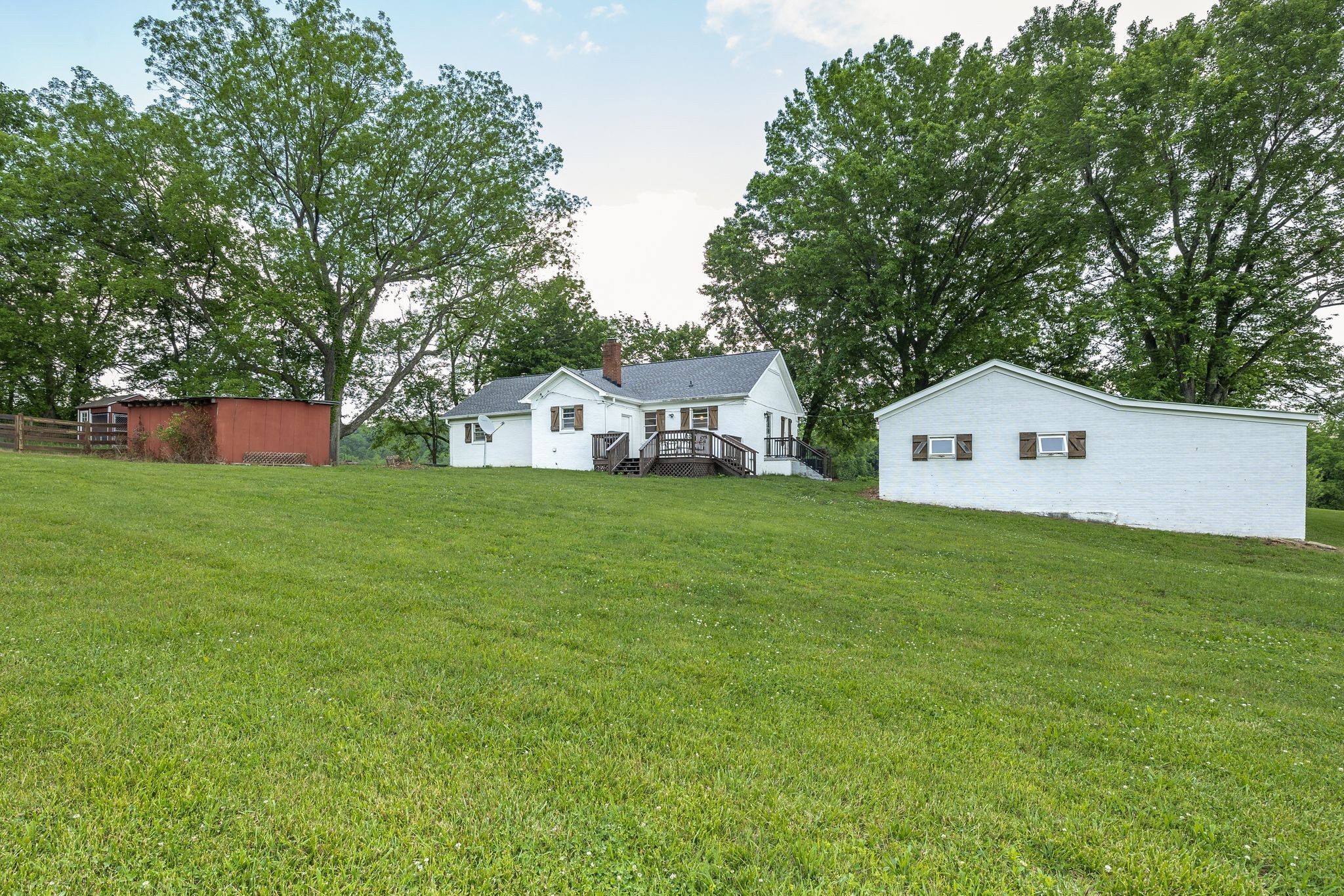 2538 Ragsdale Road Columbia, TN 38401 - Photo 17 of 35 a view of a house with backyard and garden