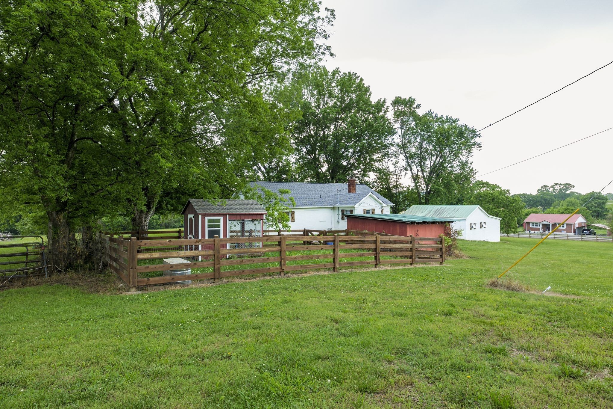 2538 Ragsdale Road Columbia, TN 38401 - Photo 18 of 35 a view of a chair and table in the garden