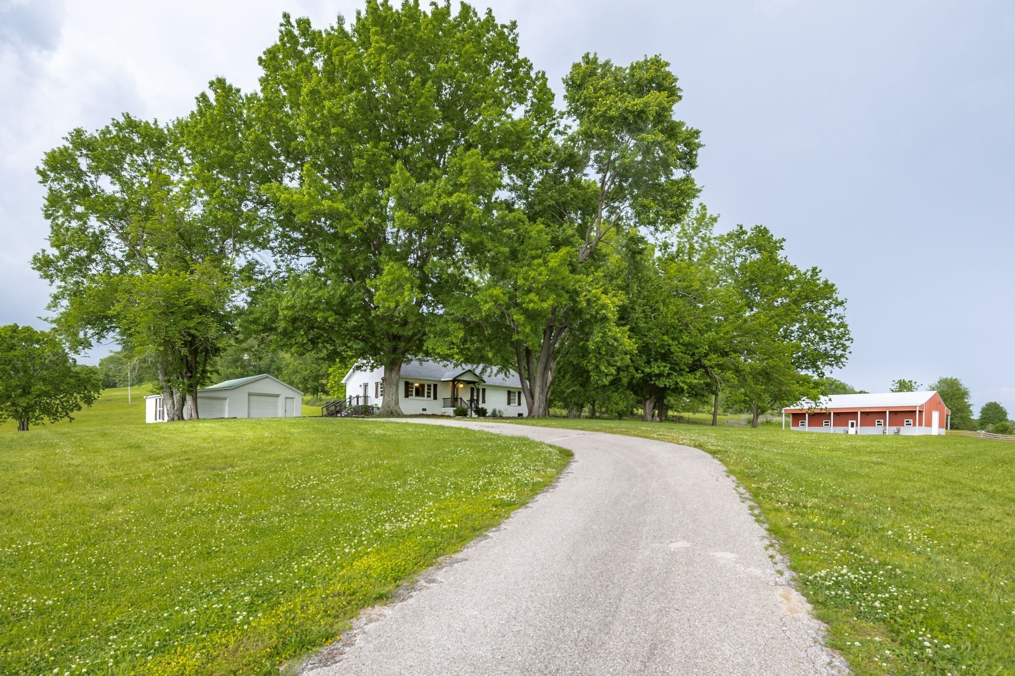 2538 Ragsdale Road Columbia, TN 38401 - Photo 20 of 35 a view of a park with large trees