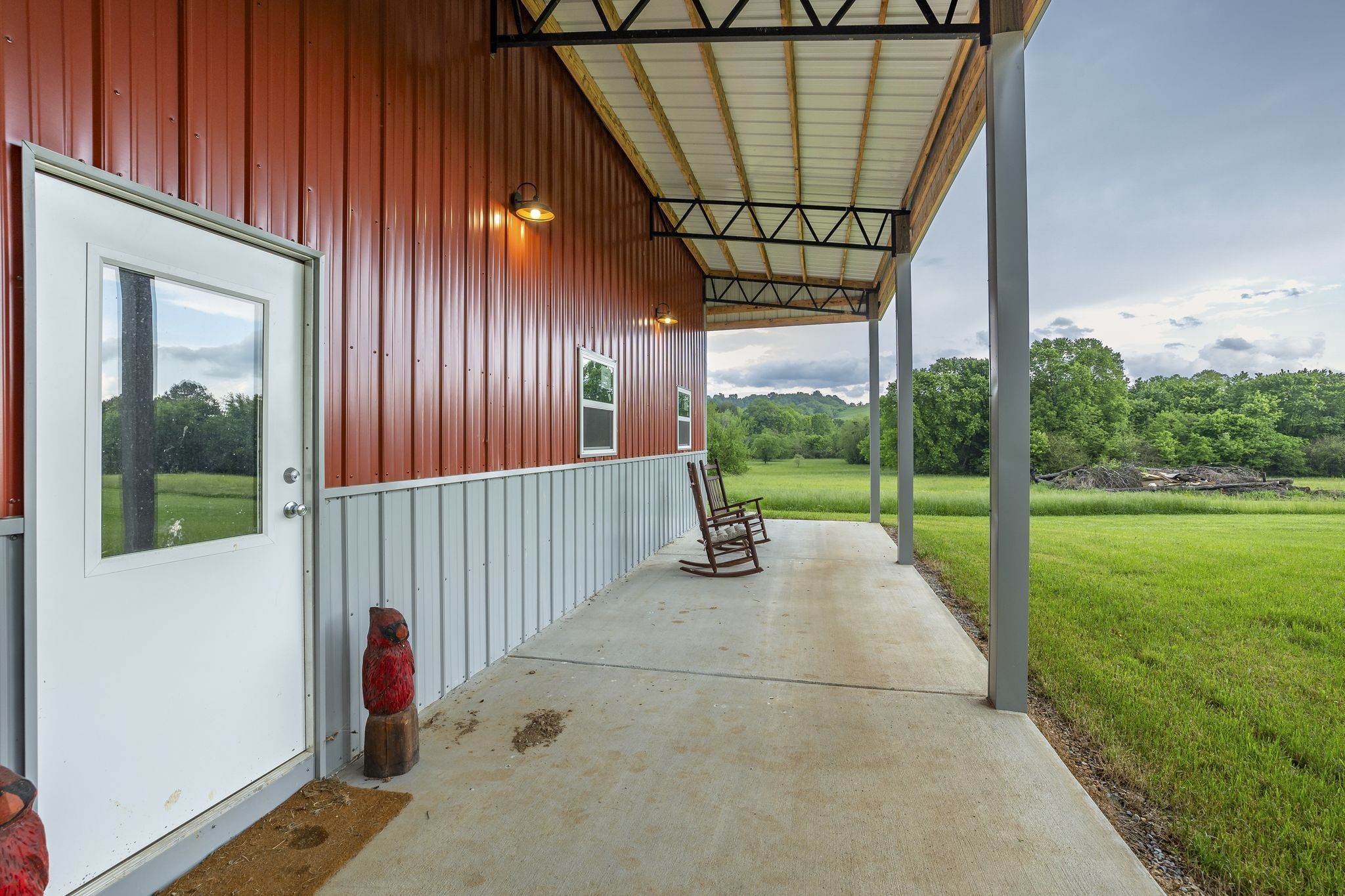 2538 Ragsdale Road Columbia, TN 38401 - Photo 26 of 35 a view of a porch with garden