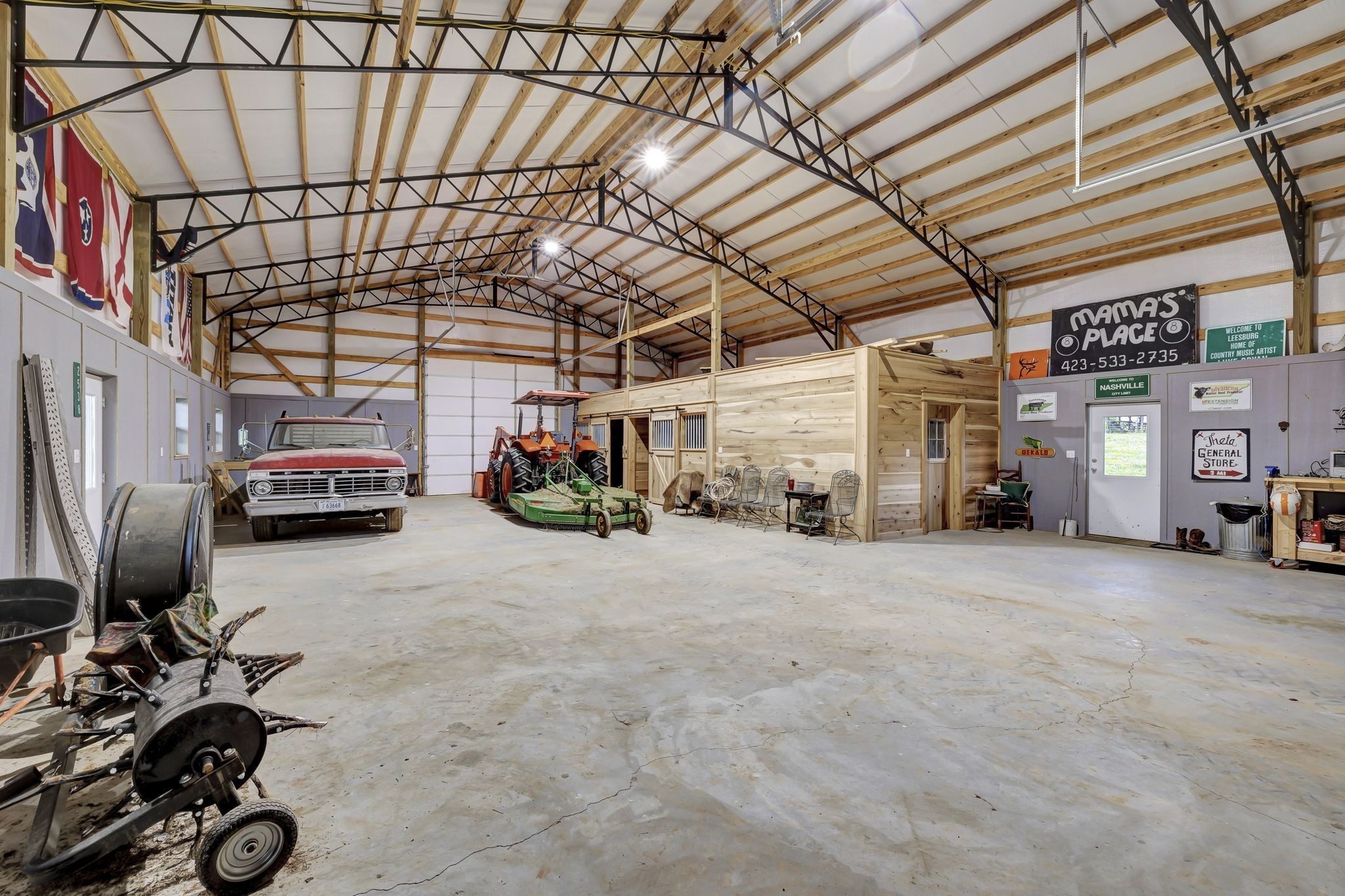 2538 Ragsdale Road Columbia, TN 38401 - Photo 28 of 35 a view of parking garage with cars