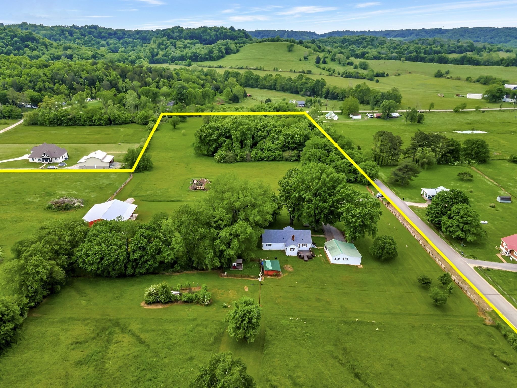 2538 Ragsdale Road Columbia, TN 38401 - Photo 32 of 35 a view of a lake with a yard