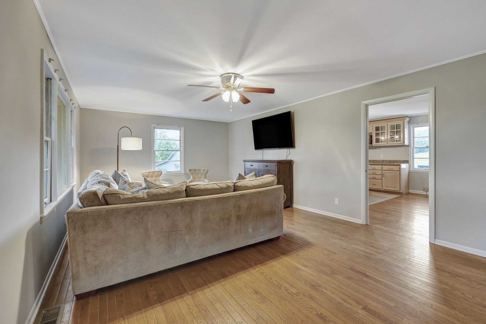 2538 Ragsdale Road Columbia, TN 38401 - Photo 4 of 35 a living room with furniture and a flat screen tv