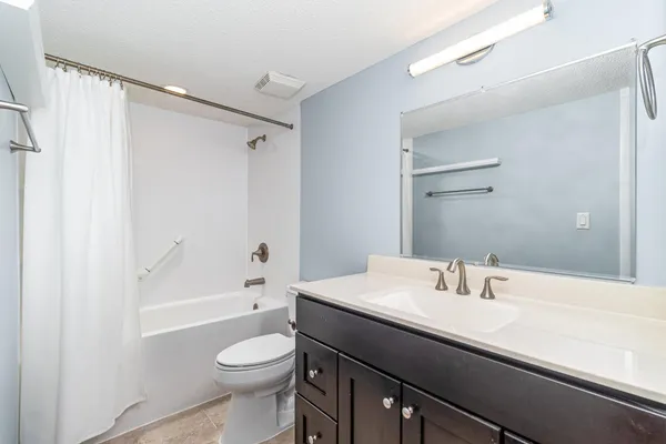 $134,900 | 6423 Colony Way, Unit 1J, Edina, MN 55435