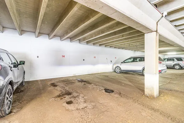 $134,900 | 6423 Colony Way, Unit 1J, Edina, MN 55435