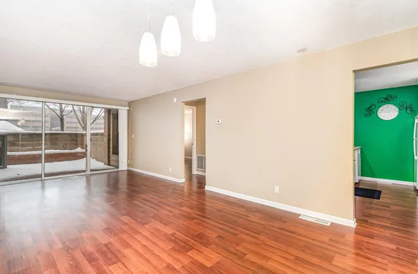 $134,900 | 6423 Colony Way, Unit 1J, Edina, MN 55435