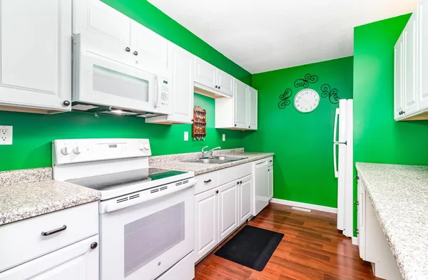 $134,900 | 6423 Colony Way, Unit 1J, Edina, MN 55435