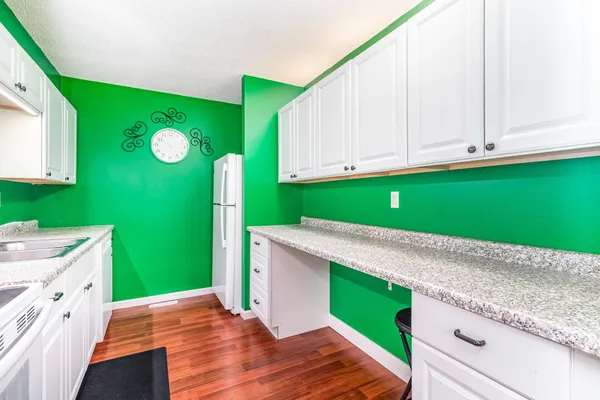 $134,900 | 6423 Colony Way, Unit 1J, Edina, MN 55435