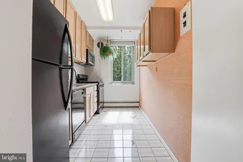 $320,000 | 4200 Cathedral Avenue Northwest, Unit 812, Washington, DC 20016