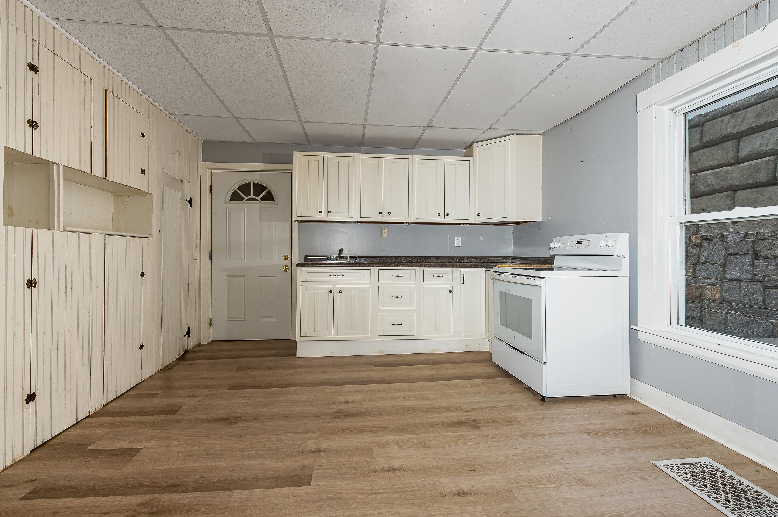 129 Washington Street Rumford, ME 04276 - Photo 8 of 13 DSC_4448-Edit