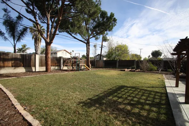 $3,750 | 655 East Avenida De Los Arboles, Thousand Oaks, CA 91360