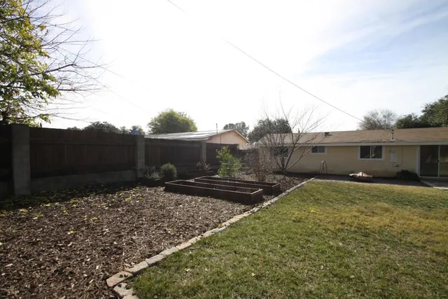 $3,750 | 655 East Avenida De Los Arboles, Thousand Oaks, CA 91360