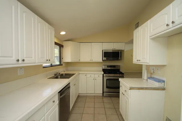 $3,750 | 655 East Avenida De Los Arboles, Thousand Oaks, CA 91360