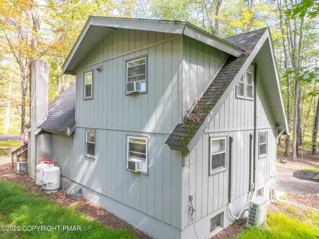 $2,250 | 1520 Lake Lane, Pocono Lake, PA 18347