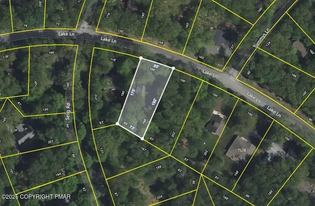 $2,250 | 1520 Lake Lane, Pocono Lake, PA 18347