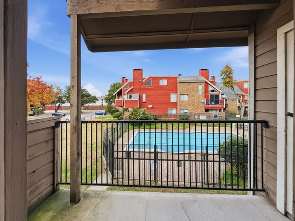 $1,000 | 9835 Walnut Street, Unit 208, Dallas, TX 75243