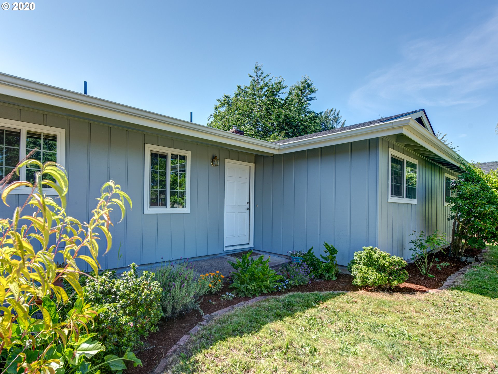 2660 20th Street Springfield, OR 97477 - Photo 3 of 24