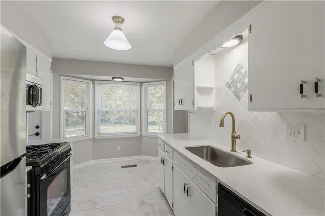 $269,000 | 16805 Sunset Drive, Independence, MO 64057