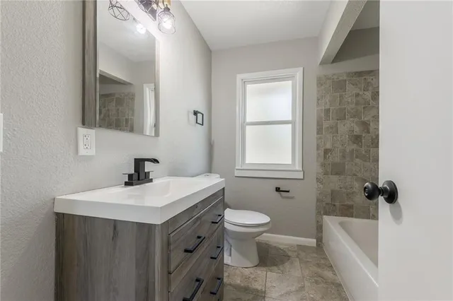 $269,000 | 16805 Sunset Drive, Independence, MO 64057