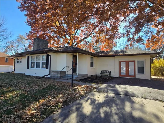 $269,000 | 16805 Sunset Drive, Independence, MO 64057