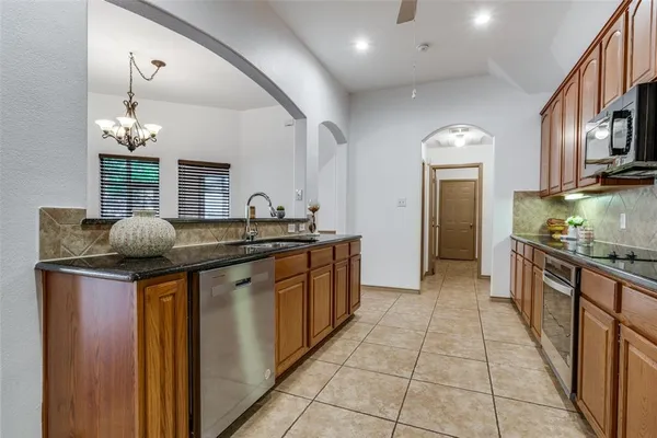 $3,400 | 7586 St Stephen's Square, Frisco, TX 75035