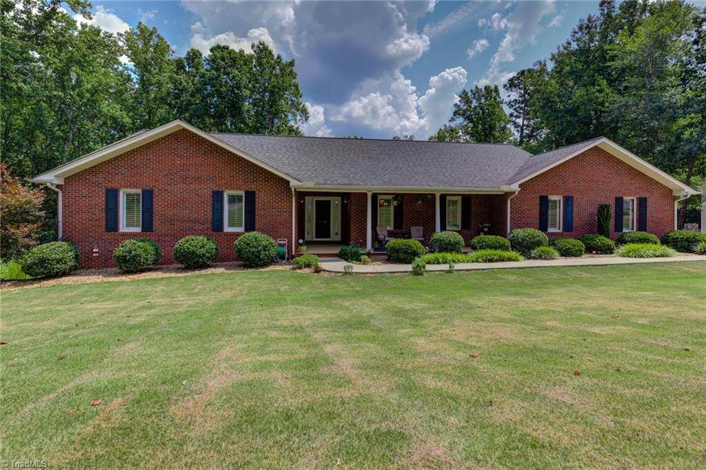 302 Lakeview Road Mocksville, NC 27028 - Photo 1 of 50 Gallery Image 1