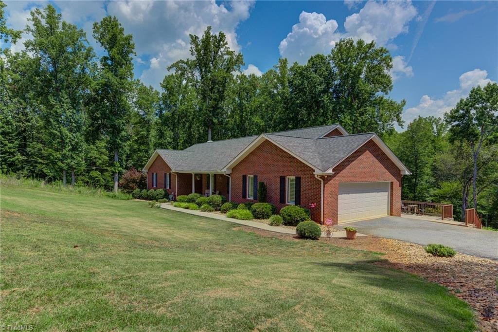 302 Lakeview Road Mocksville, NC 27028 - Photo 3 of 50 Gallery Image 3