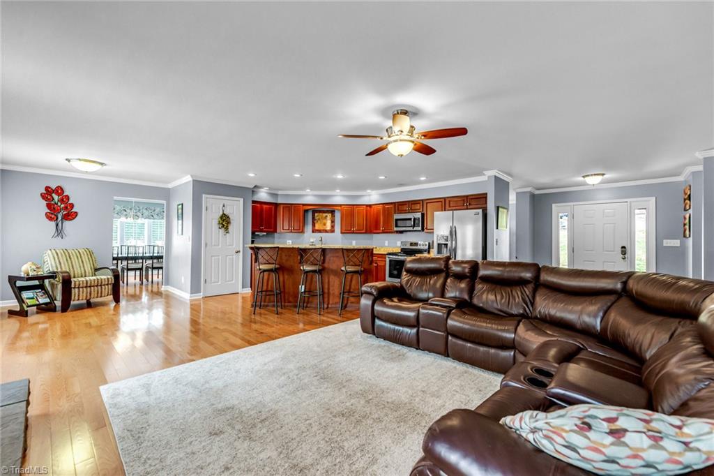 302 Lakeview Road Mocksville, NC 27028 - Photo 9 of 50 Gallery Image 9