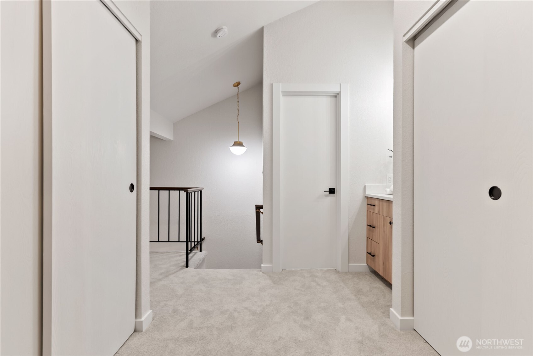 155 South 330th Street, Unit D Federal Way, WA 98003 - Photo 30 of 35 an empty room with mirror and a bathroom