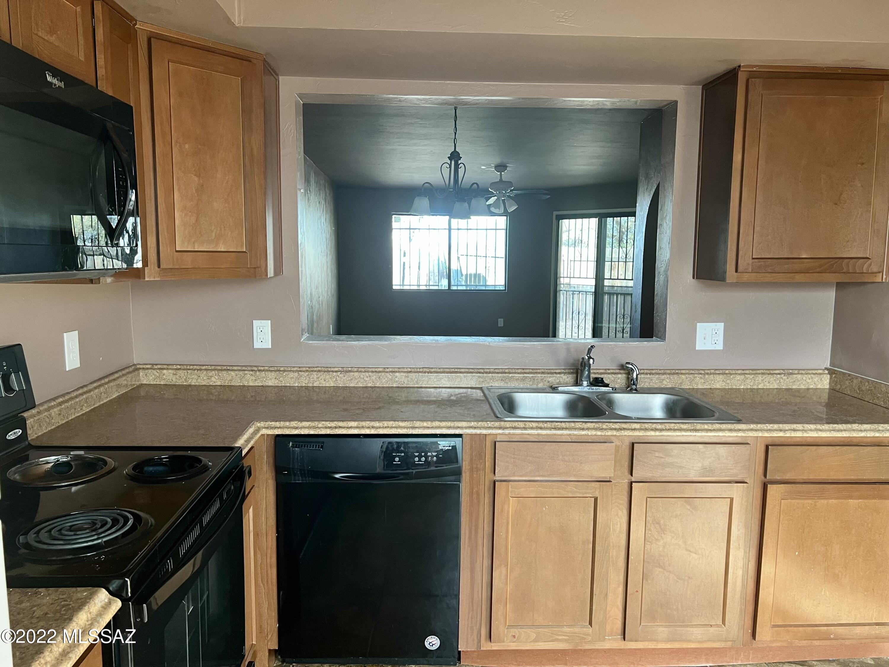 3550 South Mission Road, Unit F Tucson, AZ 85713 - Photo 9 of 36