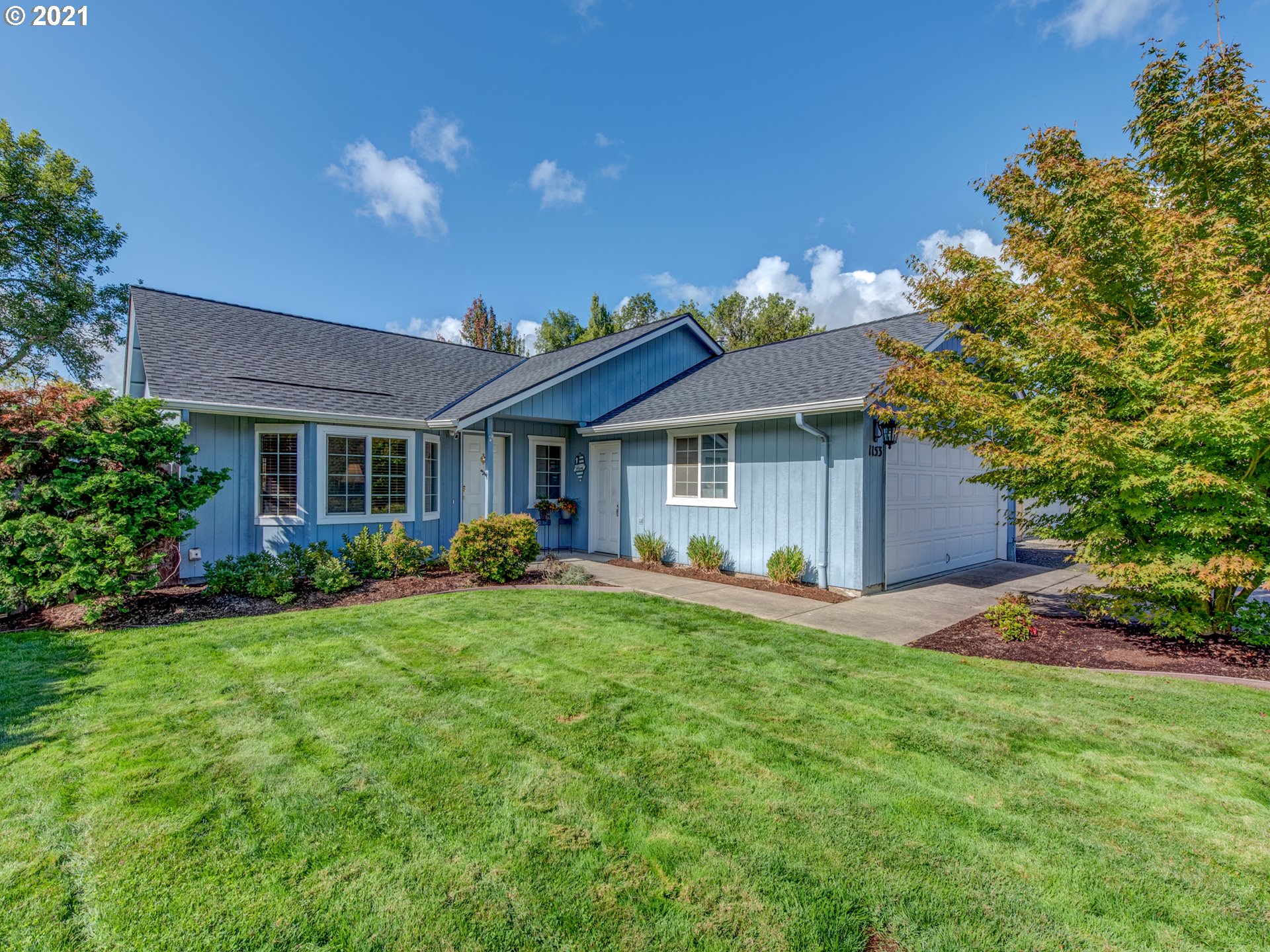 1153 Ash Grove Loop Creswell, OR 97426 - Photo 2 of 27 Gallery Image 2