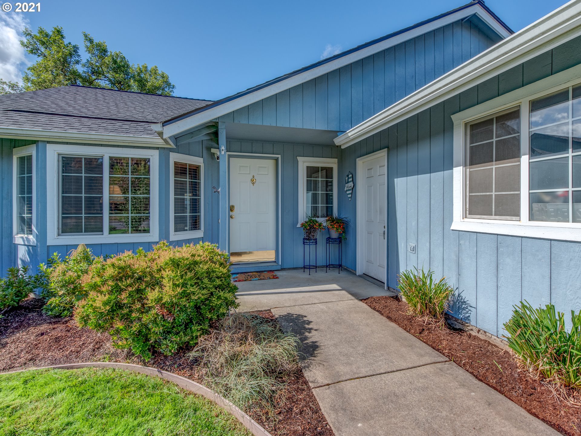 1153 Ash Grove Loop Creswell, OR 97426 - Photo 3 of 27 Gallery Image 3