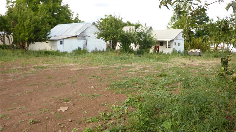 1502 Thomas Road Medford, OR 97501 - Photo 6 of 13 STRUCTURES ARE OF LITTLE OR NO VALUE