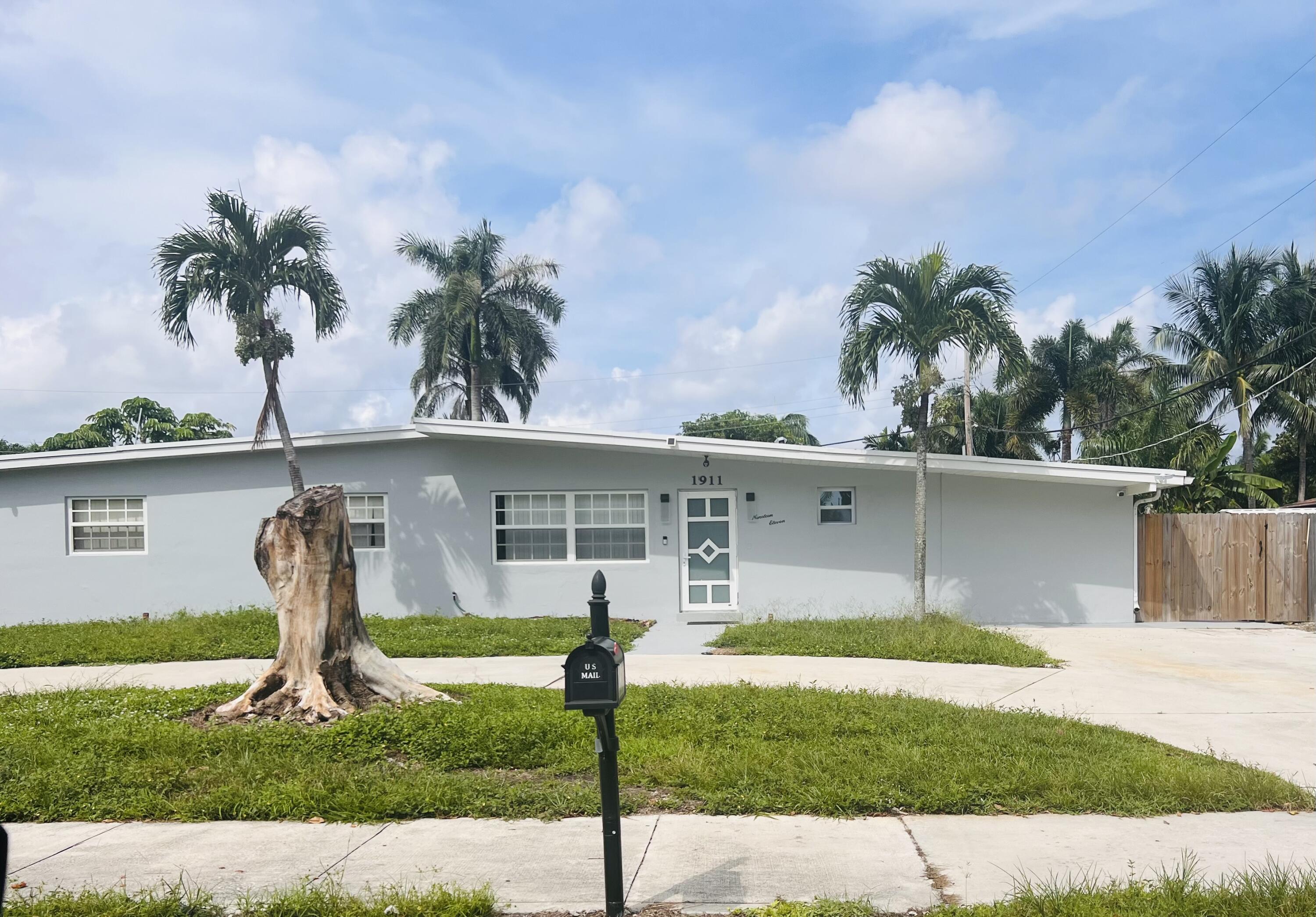 Lake Osborne Single Family Home.