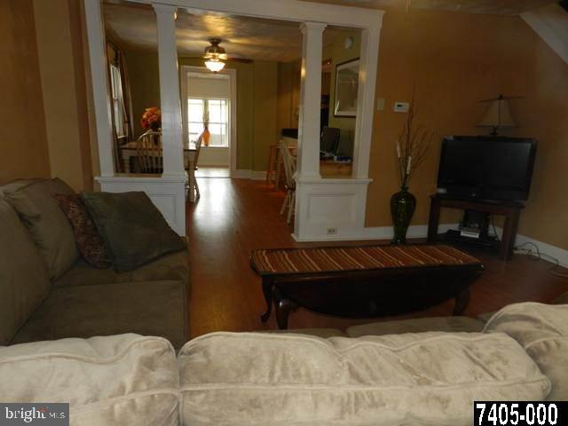 335 Springdale Road York, PA 17403 - Photo 4 of 21 Gallery Image 4