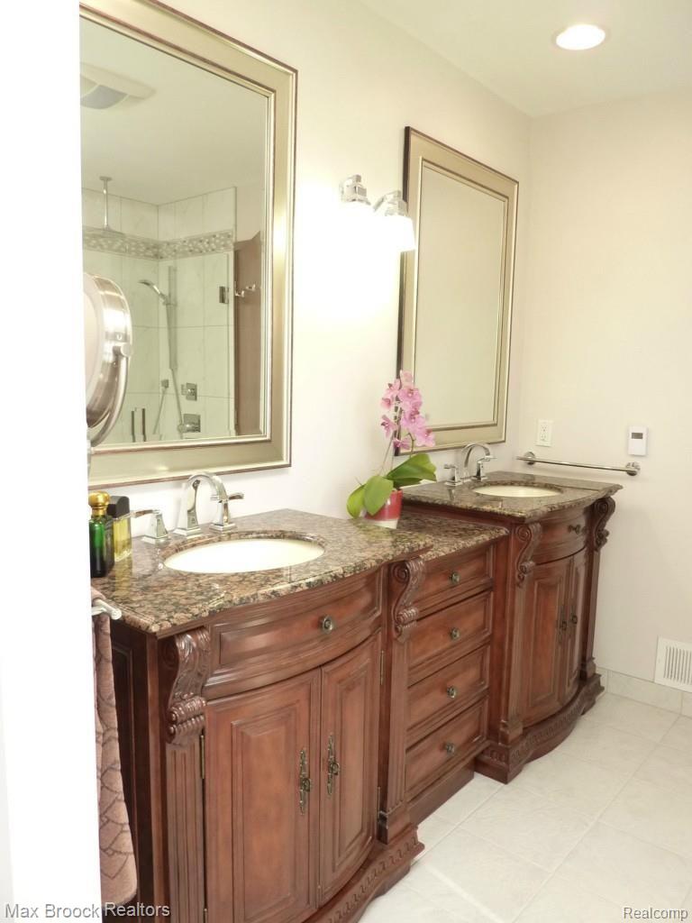 3959 Shellmarr Lane Bloomfield Hills, MI 48302 - Photo 47 of 86 MB Custom Double Vanity