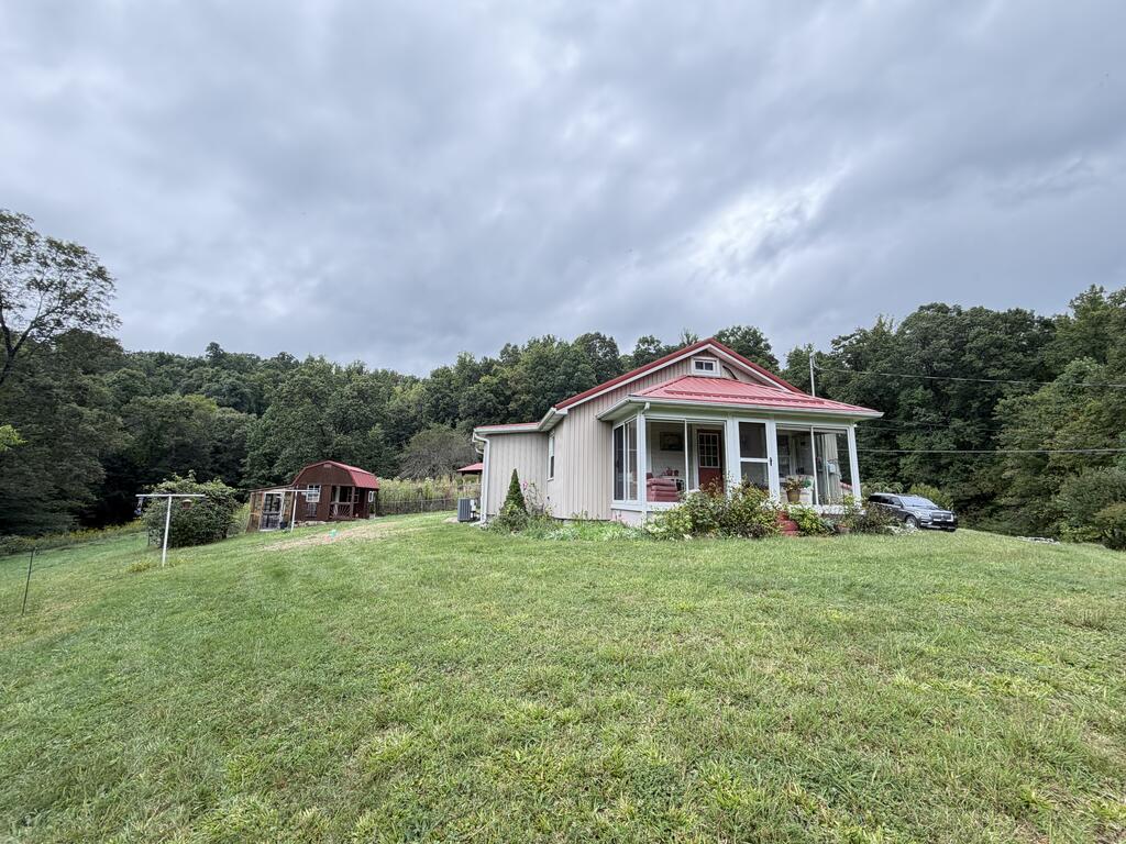 208 West F Sullivan Road Scarbro, WV 25917 - Photo 16 of 32 Gallery Image 16