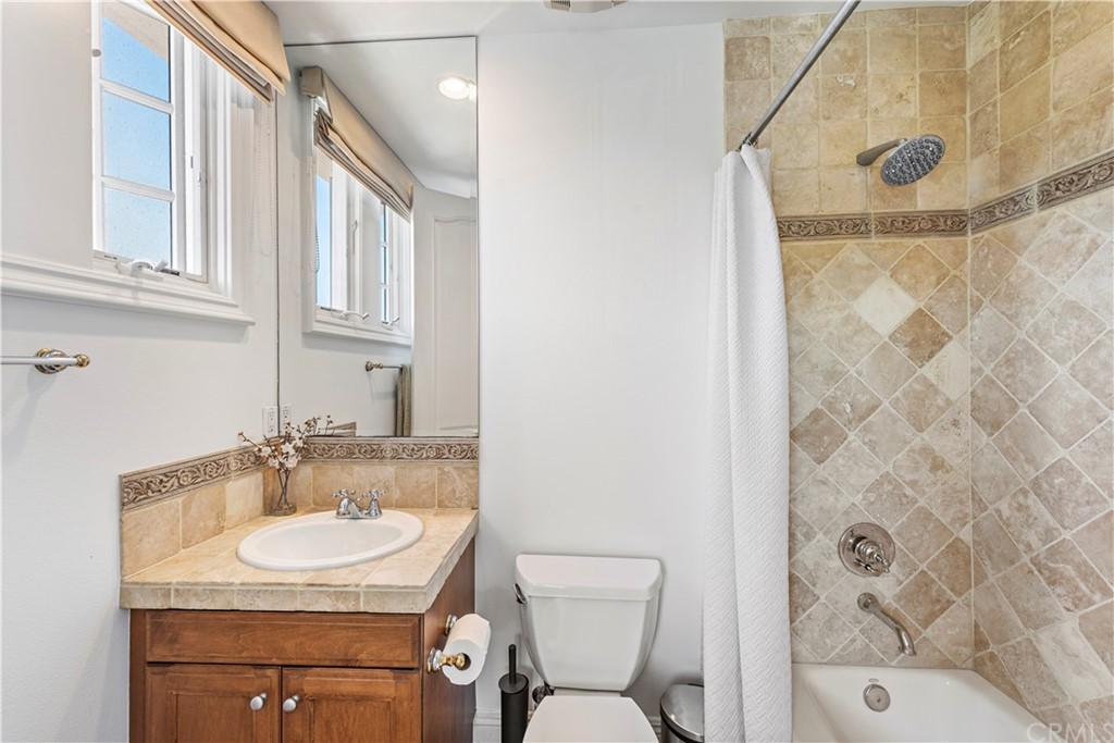 6 Edgewood Drive Newport Beach, CA 92660 - Photo 13 of 29