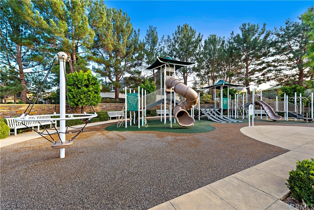 6 Edgewood Drive Newport Beach, CA 92660 - Photo 24 of 29 Community playground