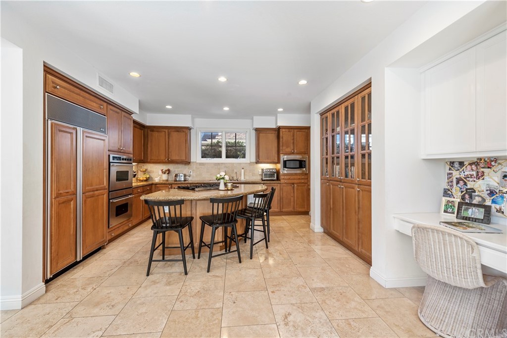 6 Edgewood Drive Newport Beach, CA 92660 - Photo 7 of 29