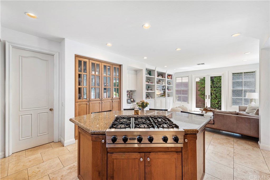 6 Edgewood Drive Newport Beach, CA 92660 - Photo 8 of 29