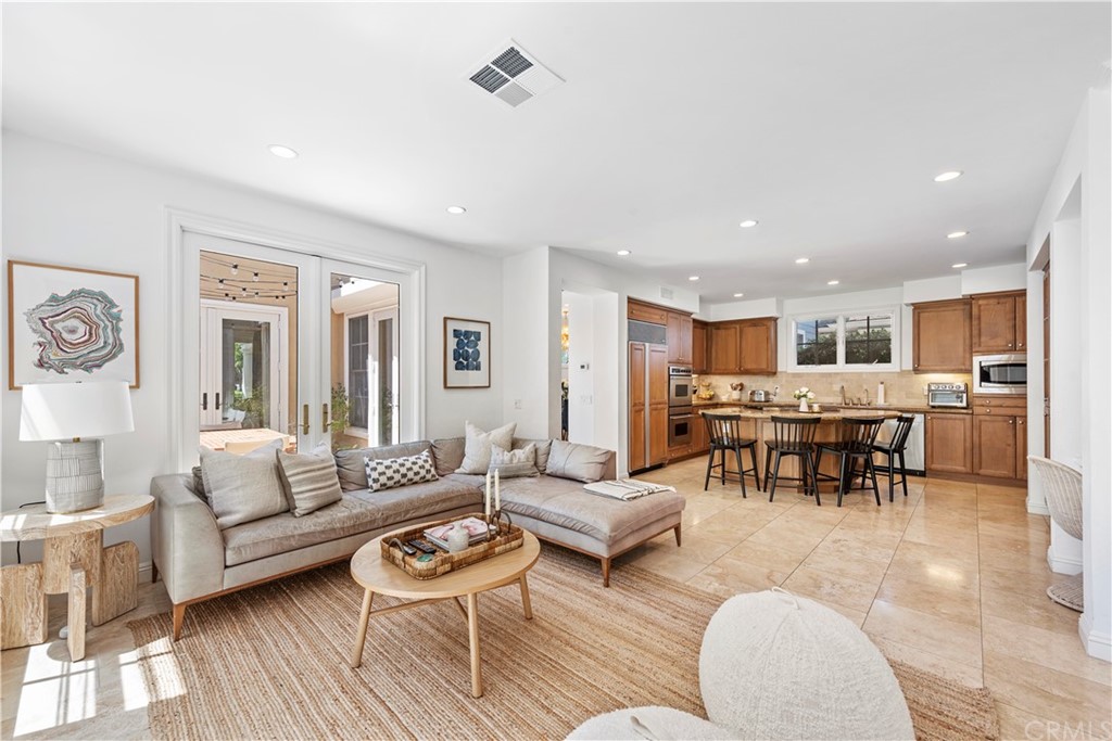 6 Edgewood Drive Newport Beach, CA 92660 - Photo 9 of 29